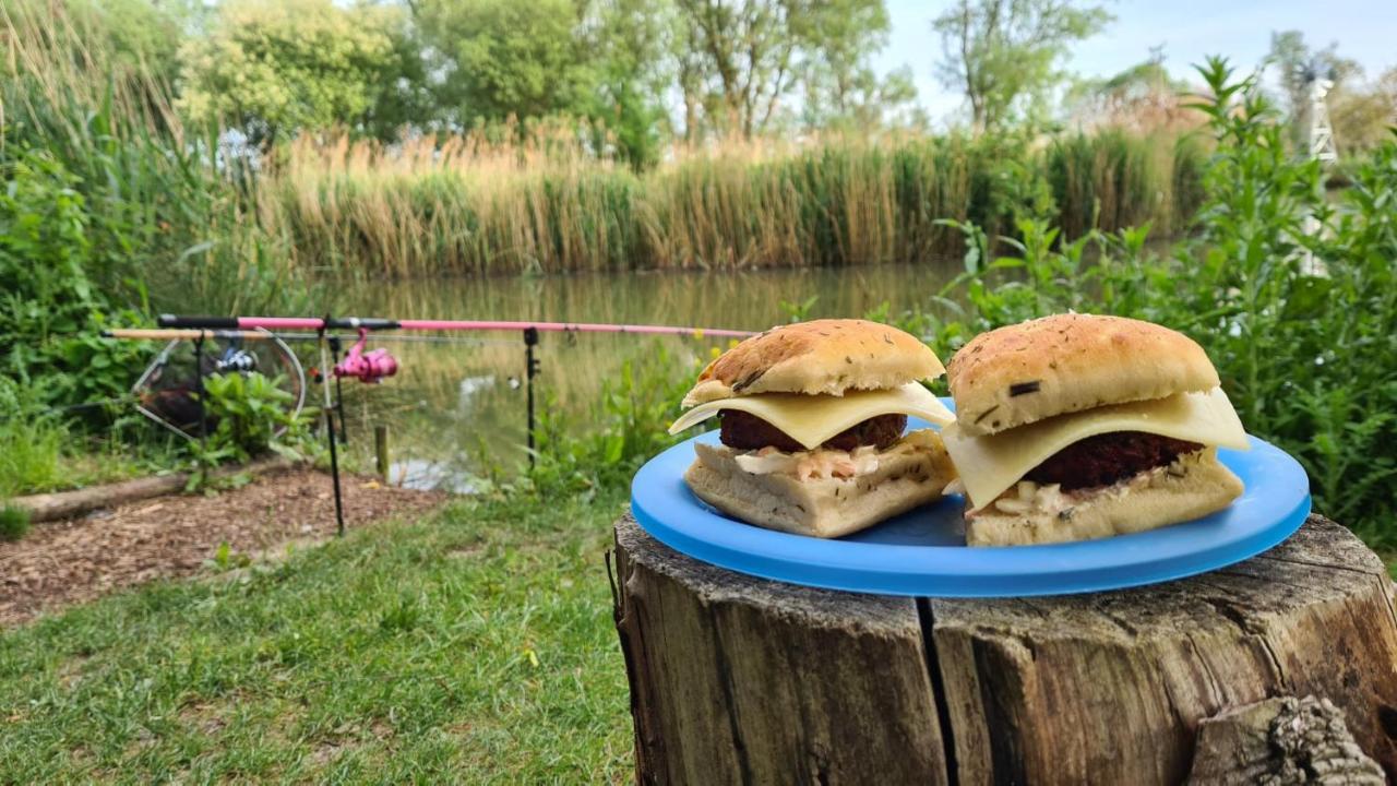 Rum Bridge Fisheries "The Cabin" Hotel Clare Екстериор снимка